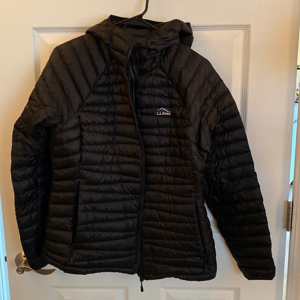 L.L. Bean puffer jacket - Size Medium - black